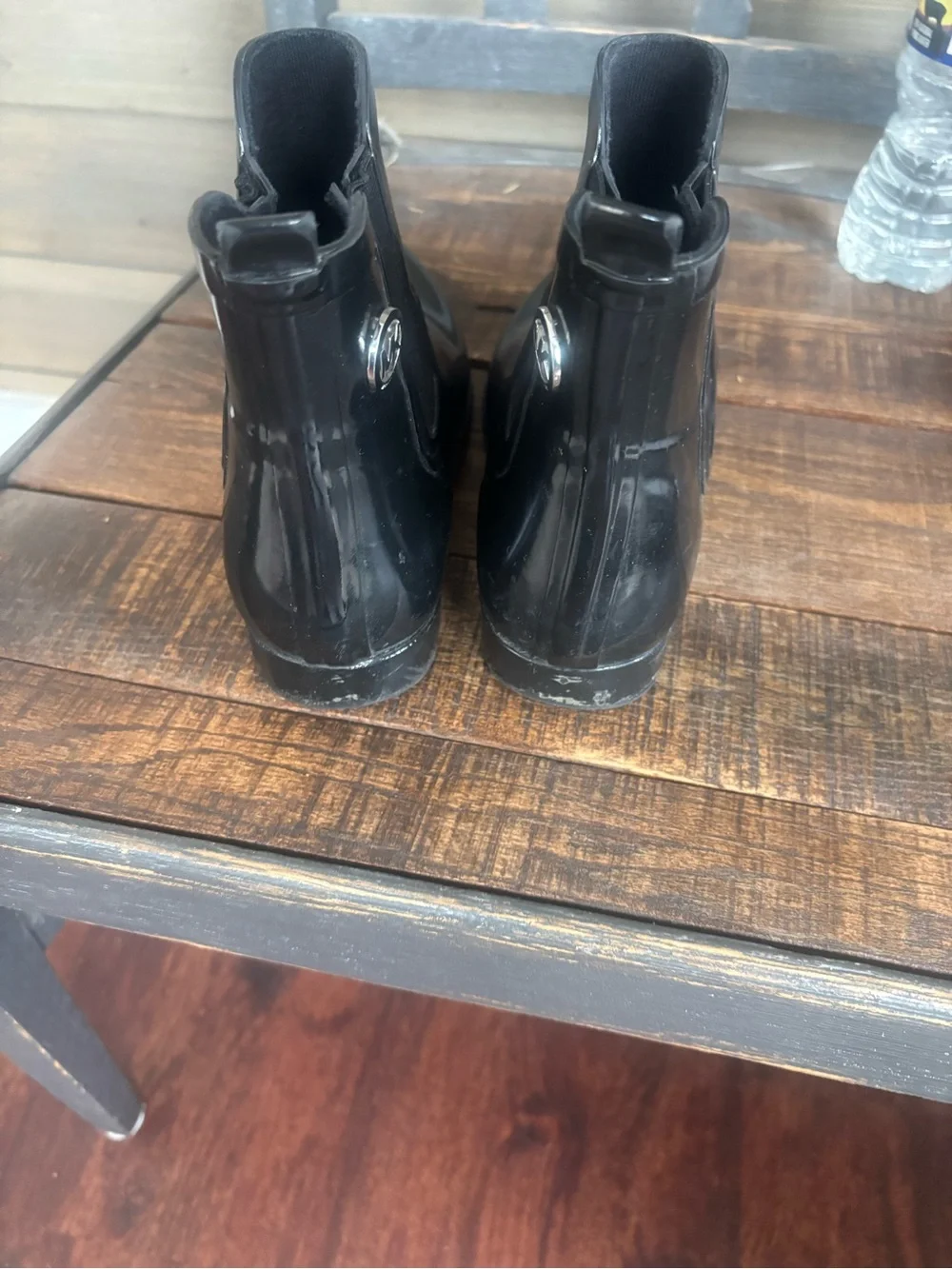 Michael Kors Women's Black Gloss Chelsea Rain Boots